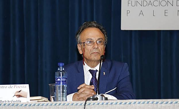 José Pulido, durante el recital en la Fundación Caneja.