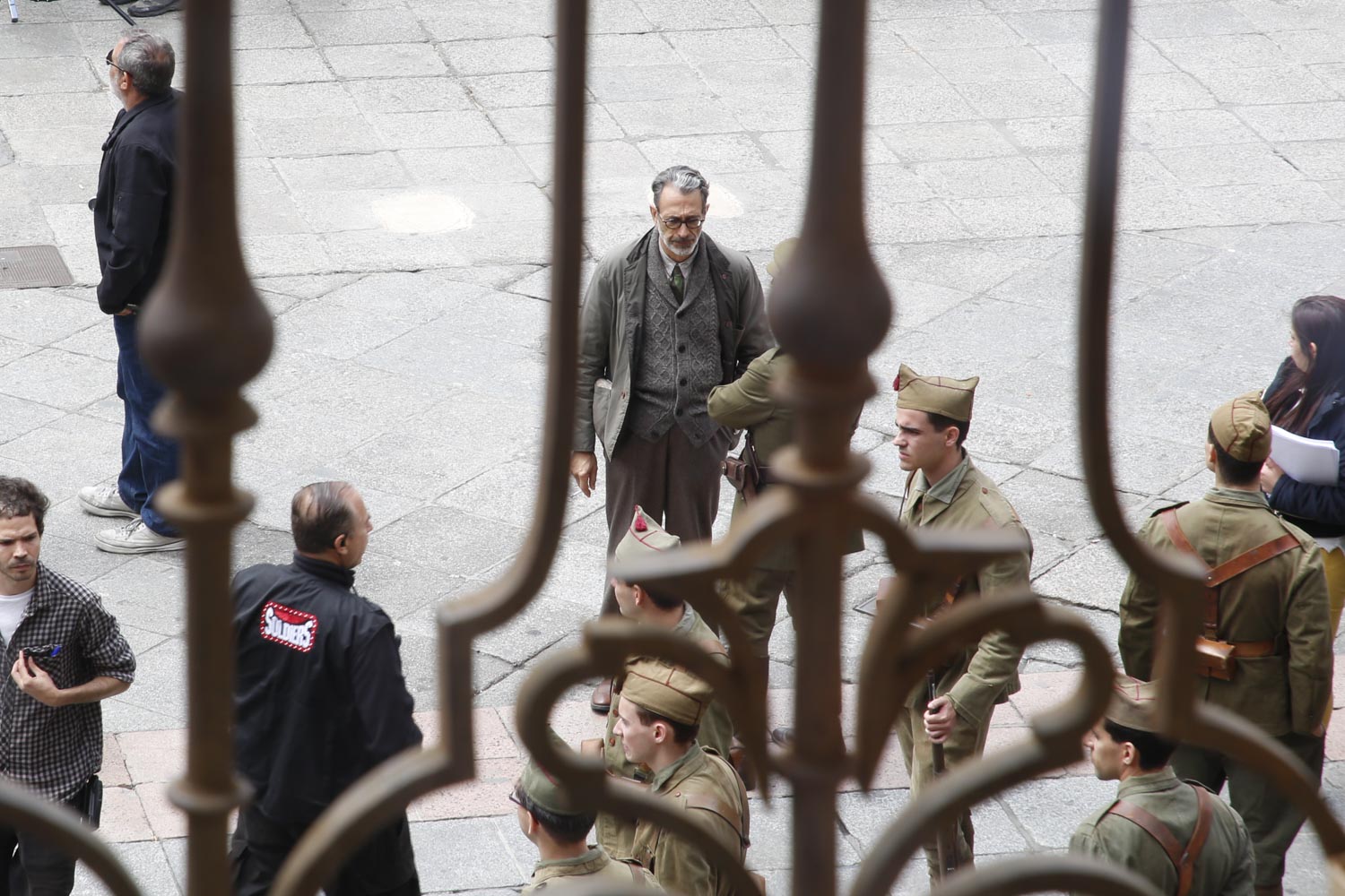 Fotos: Las tropas nacionales toman la Plaza Mayor de Salamanca durante elrodaje de Amenábar