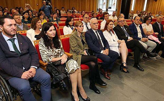 Asistentes a la presentación de la unidad. 