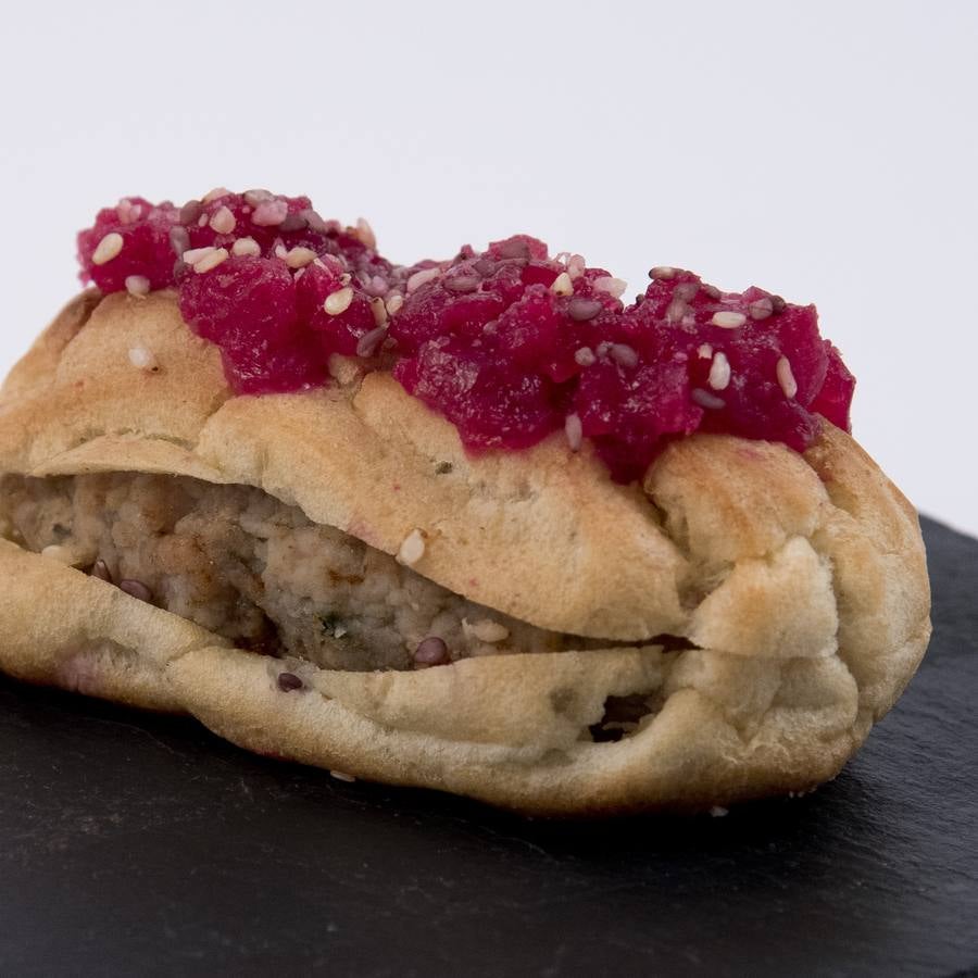 Jamonería Sarmiento. Relámpago de lechazo y berenjena al clarete de Cigales. 