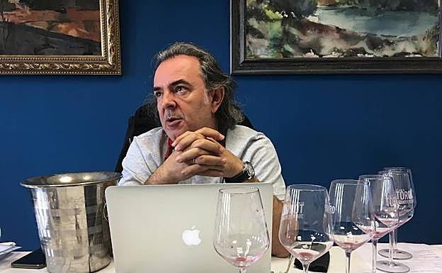Luis Gutiérrez, durante la valoración de los vinos de la DO Toro. 