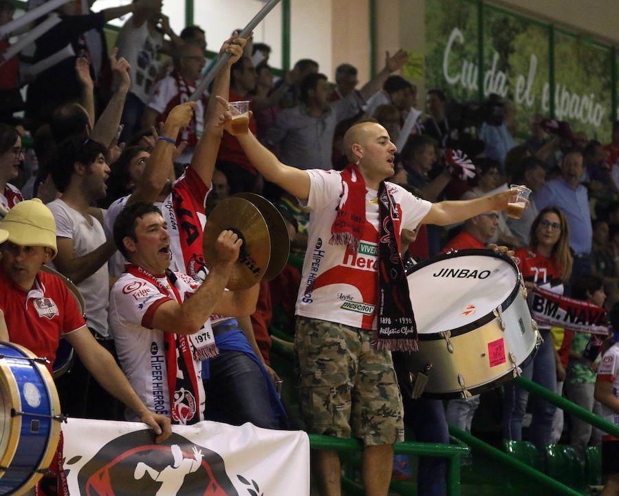 Fotos: Balonmano Nava a un paso del ascenso tras la victoria ante Alarcos (27-24)