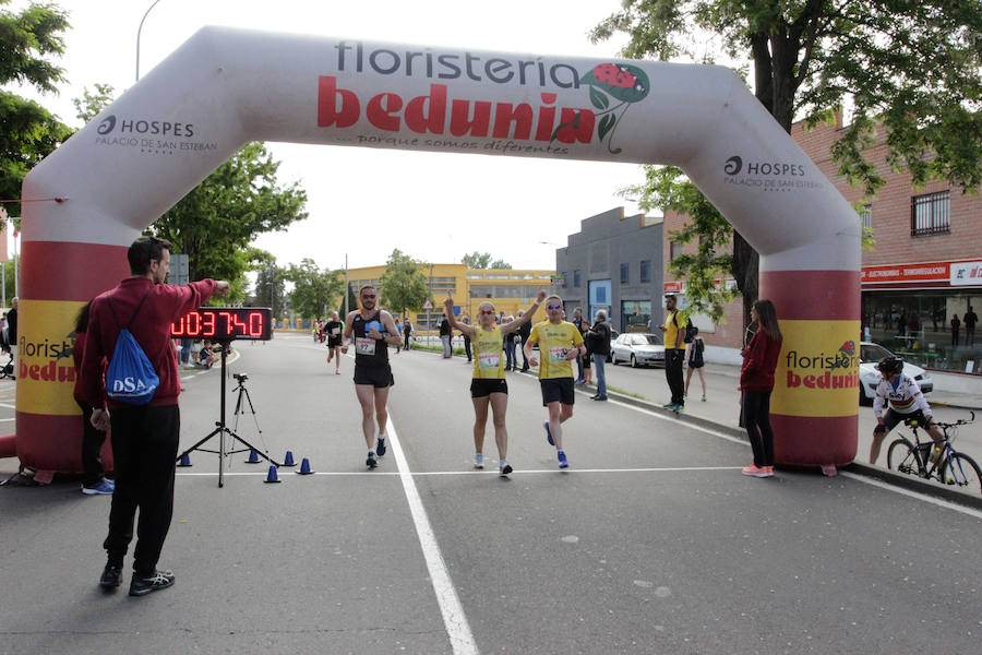 El triatleta vasco Gorka Lucena y la salmantina Lourdes Lobato se han impuesto en el XXI Cross Policía Local de Salamanca que se ha celebrado sobre un recorrido de algo más de 9 kilómetros