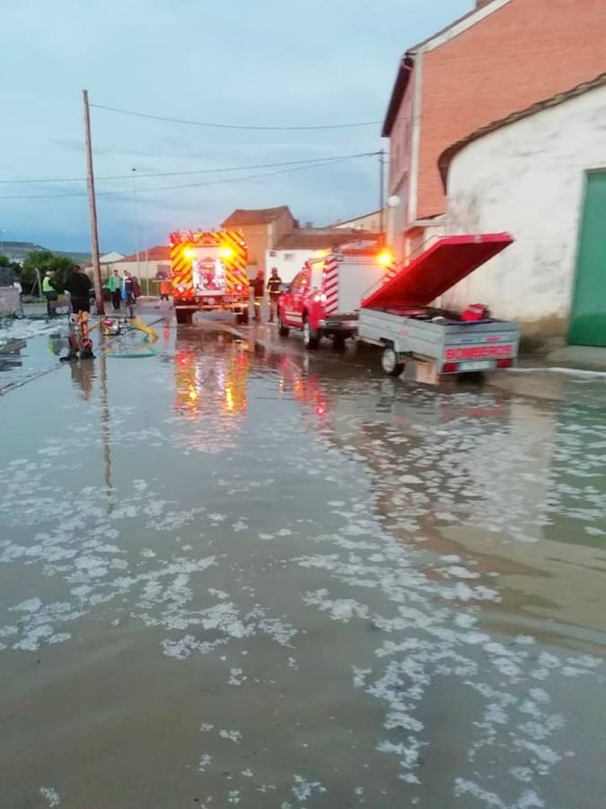 Fotos: Una tormenta de granizo causa importantes daños en Baltanás