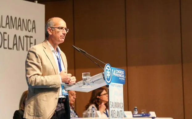 Javier Iglesias, en un congreso del PP de Salamanca.