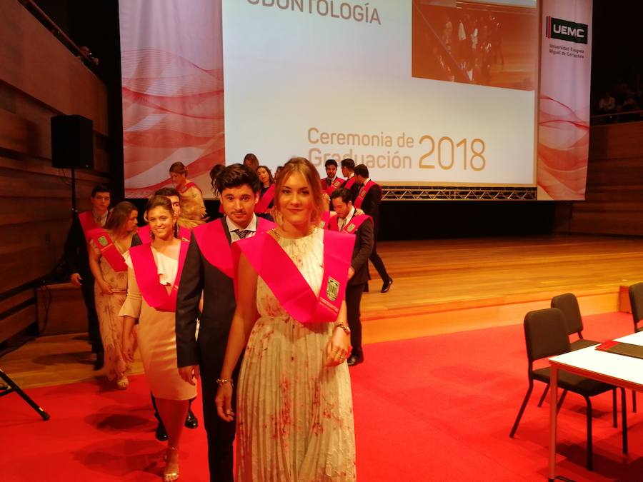 318 estudiantes de 17 titulaciones entre Grados y Másteres de la Universidad Europea Miguel de Cervantes (UEMC) de Valladolid, vivieron ayer con emoción la ceremonia de graduación. 