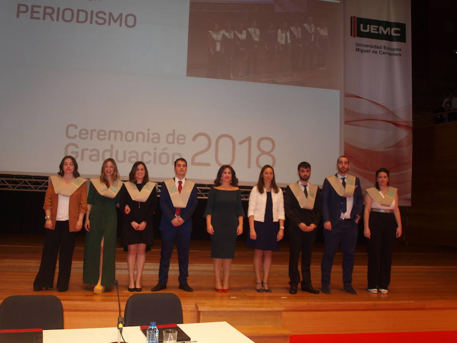 318 estudiantes de 17 titulaciones entre Grados y Másteres de la Universidad Europea Miguel de Cervantes (UEMC) de Valladolid, vivieron ayer con emoción la ceremonia de graduación. 