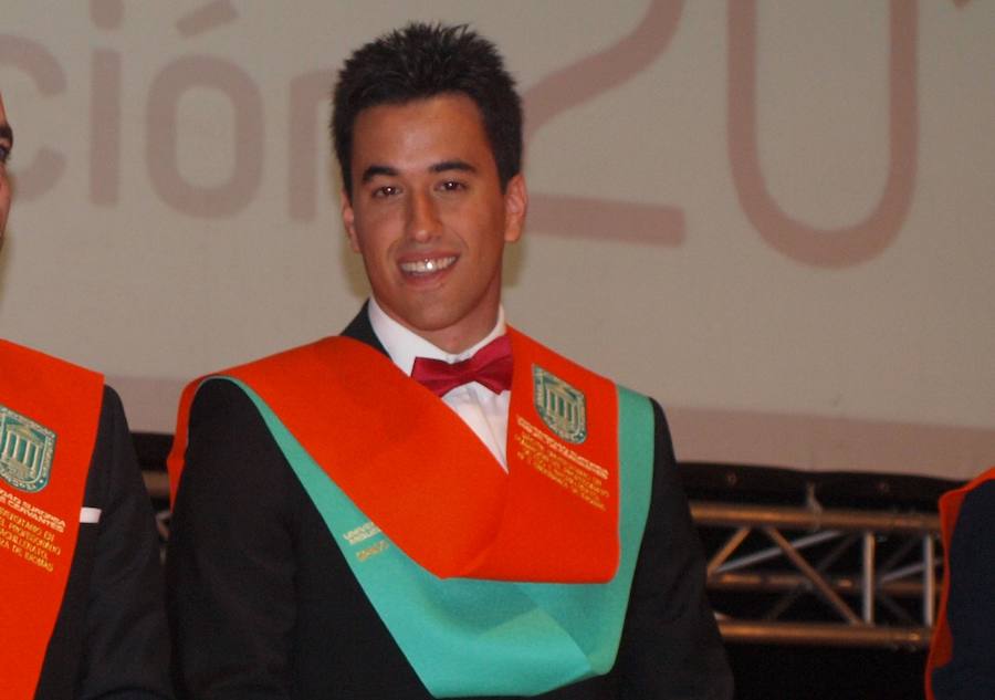 318 estudiantes de 17 titulaciones entre Grados y Másteres de la Universidad Europea Miguel de Cervantes (UEMC) de Valladolid, vivieron ayer con emoción la ceremonia de graduación. 