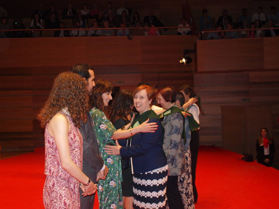 318 estudiantes de 17 titulaciones entre Grados y Másteres de la Universidad Europea Miguel de Cervantes (UEMC) de Valladolid, vivieron ayer con emoción la ceremonia de graduación. 