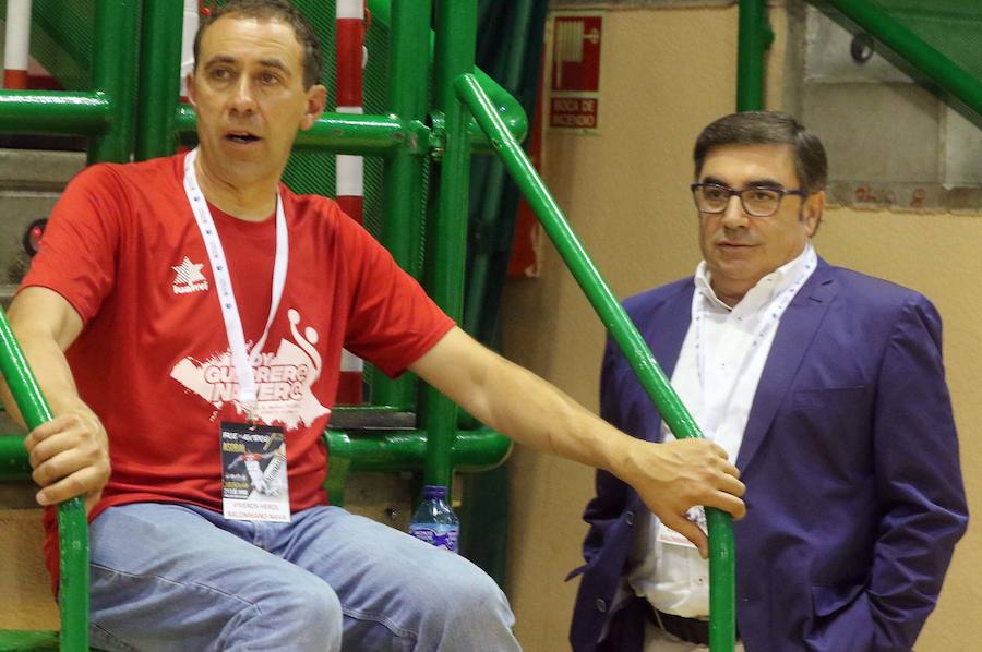 Fotos: El Balonmano Nava dice adiós al sueño de la Liga Asobal