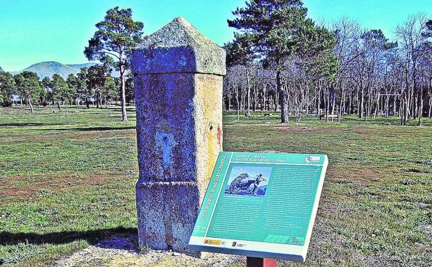 Señalización de la reserva en el parque del Pinarillo de El Espinar. 