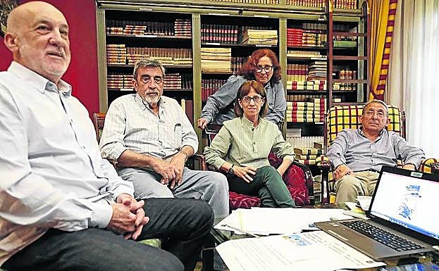 Miembros de la asociación Torre del Agua, promotora de la celebración. 