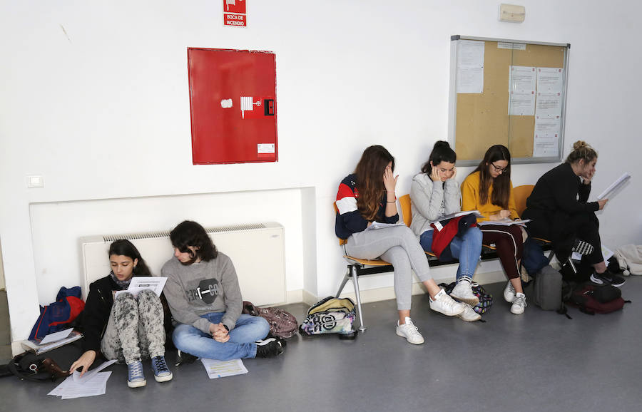 Fotos: Estudiantes de Palencia se examinan de la selectividad