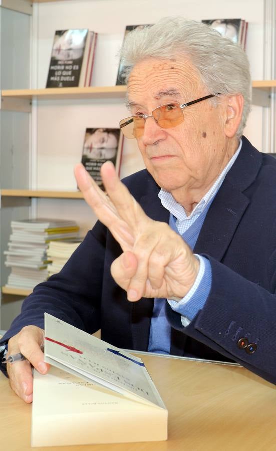 Fotos: Javier Sierra y Santos Juliá en la feria del Libro de Valladolid