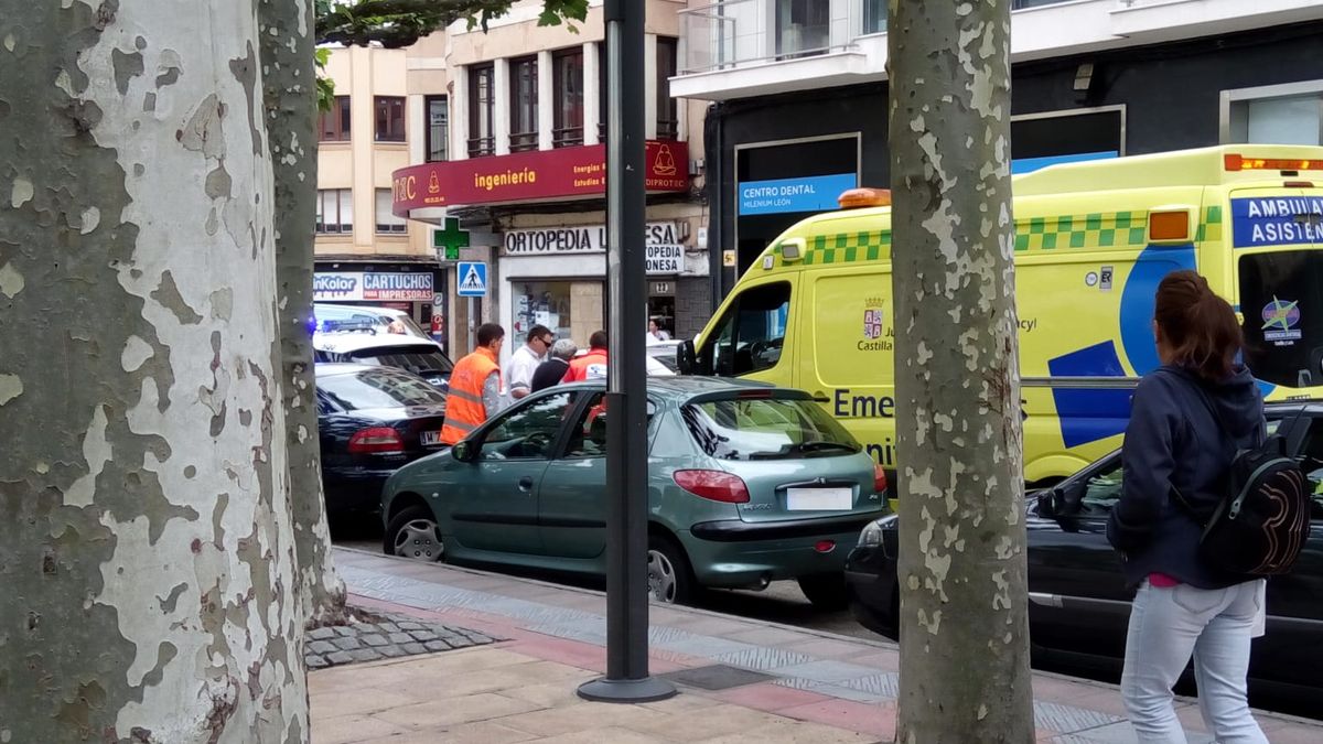 Una disputa por una plaza de aparcamiento acaba en bronca, agresión y una persona en el hospital