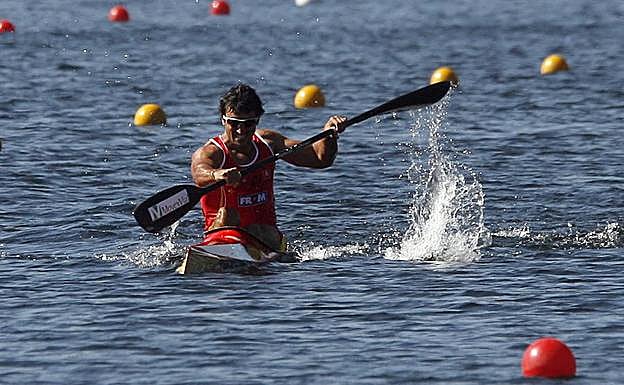 Un palista, en pleno esfuerzo. 