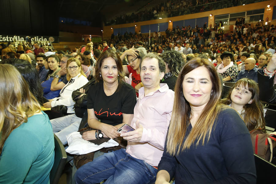 El cantante presentó su último trabajo 'Lo niego todo' en el Multiusos Sánchez Paraíso de la capital charra, dentro del ciclo 'Nuestras Voces', programado por el Ayuntamiento de Salamanca con motivo del VIII Centenario de la Universidad