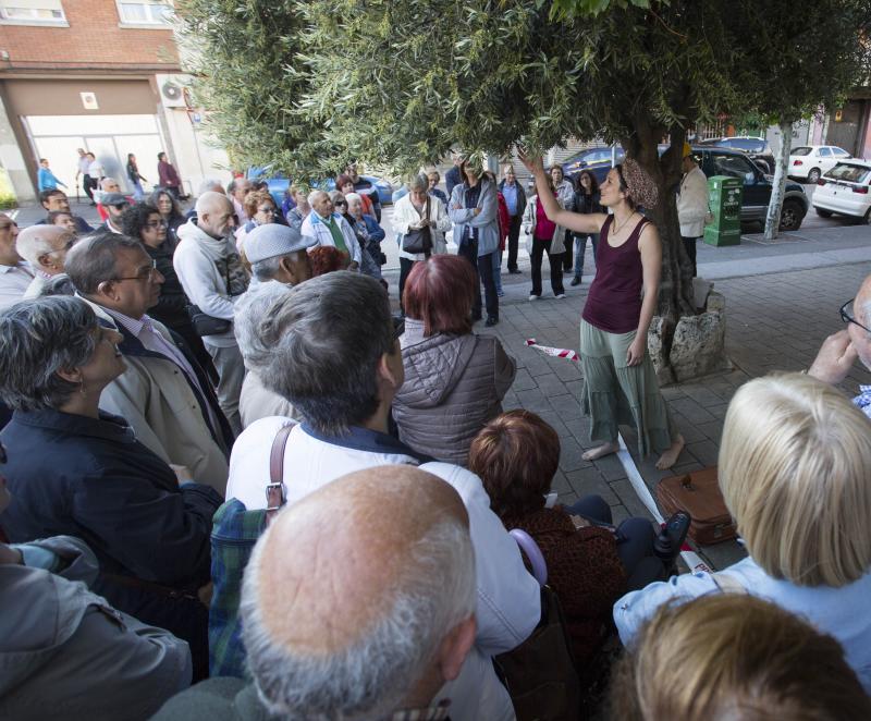 Fotos: Manifestación de vecinos de Pilarica por los 1.000 días que han pasado desde el cierre del paso a nivel