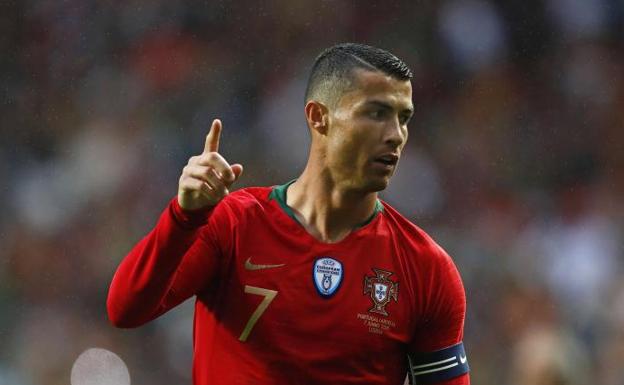 Cristiano Ronaldo, en un momento del partido contra Argelia.