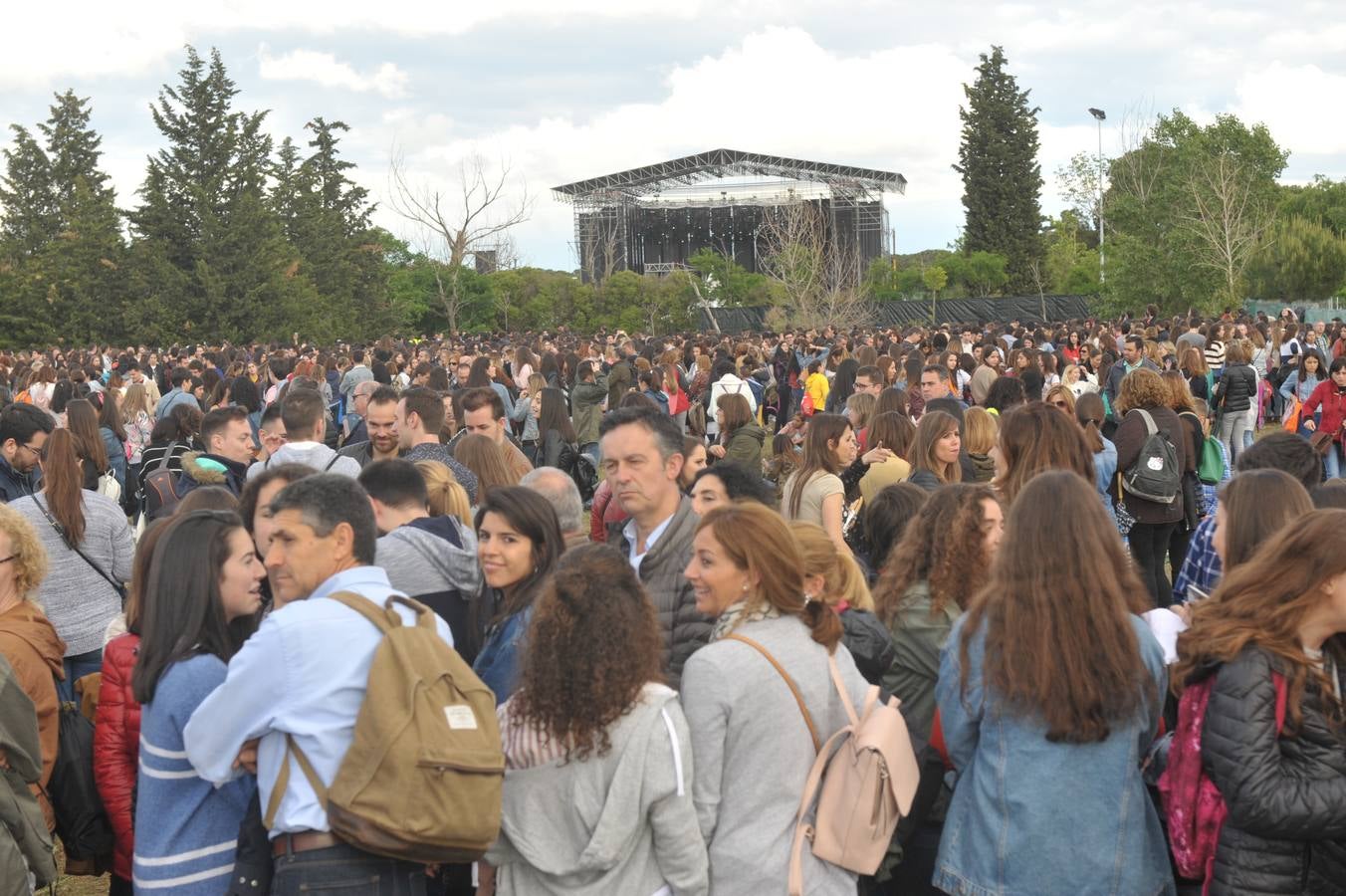 Fotos: Asistentes al concierto de Operación Triunfo en Valladolid (1/2)