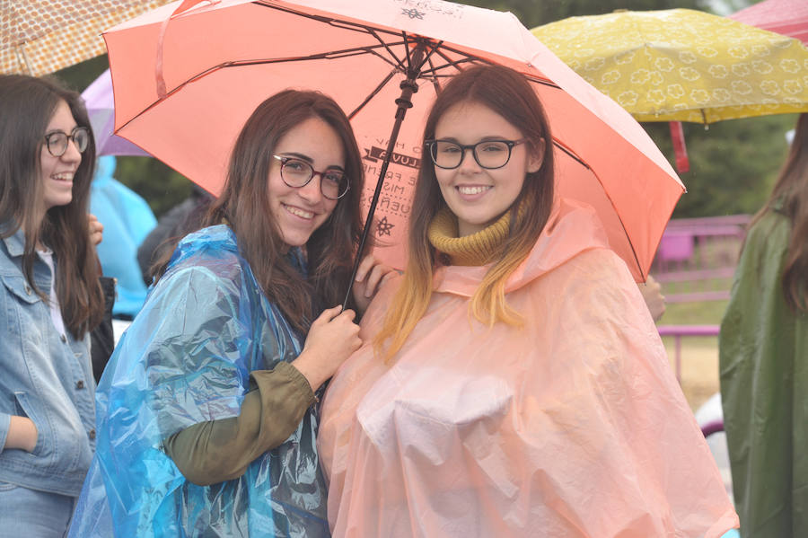 Fotos: Fans de Operación Triunfo a la espera de entrar al concierto