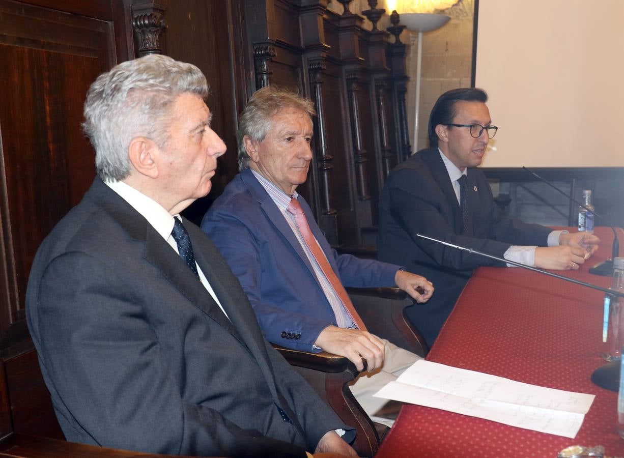 Fotos: Homenaje del Ateneo de Valladolid al pianista burgalés Antonio Baciero