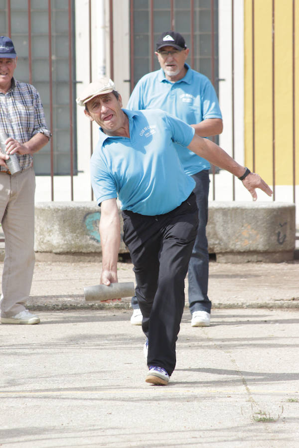 Gimnasia rítmica, tenis de mesa, piragüismo o calva, fueron algunas de las actividades festivas promovidas por el Ayuntamiento