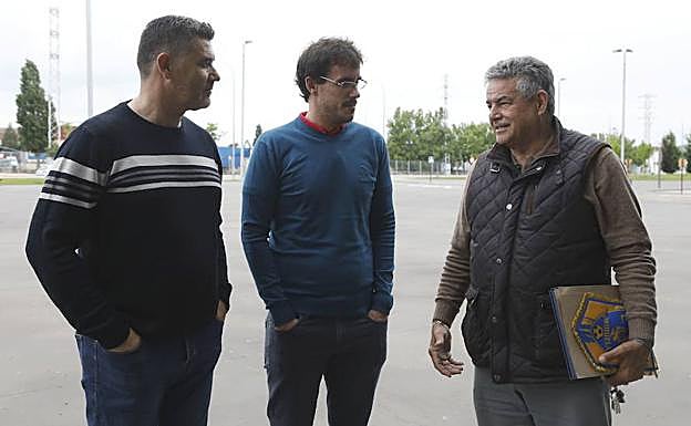 El director deportivo, Juan Julián Martín; el entrenador Jonathan Prado, y el presidente, David Nieto. 
