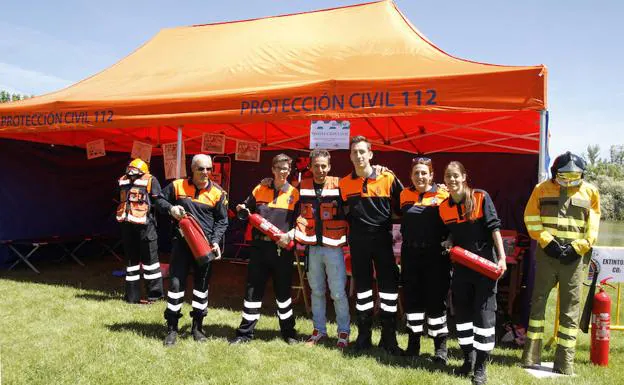 Voluntarios de Protección Civil de Laguna.