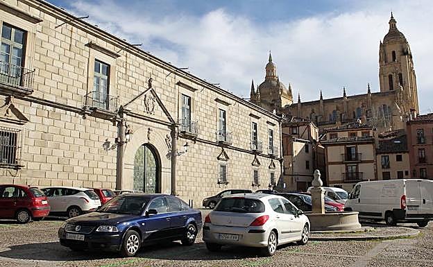 Edificio del Palacio Episcopal, en la plaza de San Esteban, que acogerá el museo de orfebrería. 