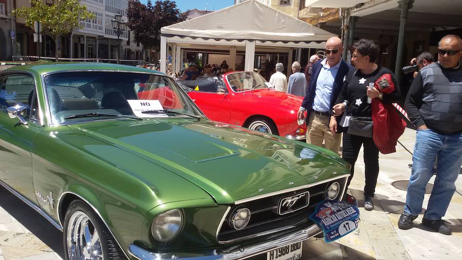 Fotos: Encuentro de coches cásicos en Aguilar