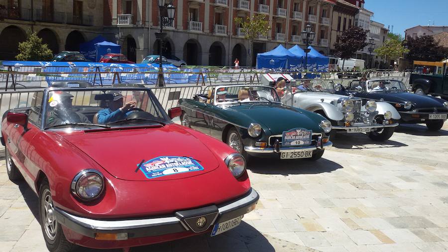 Fotos: Encuentro de coches cásicos en Aguilar