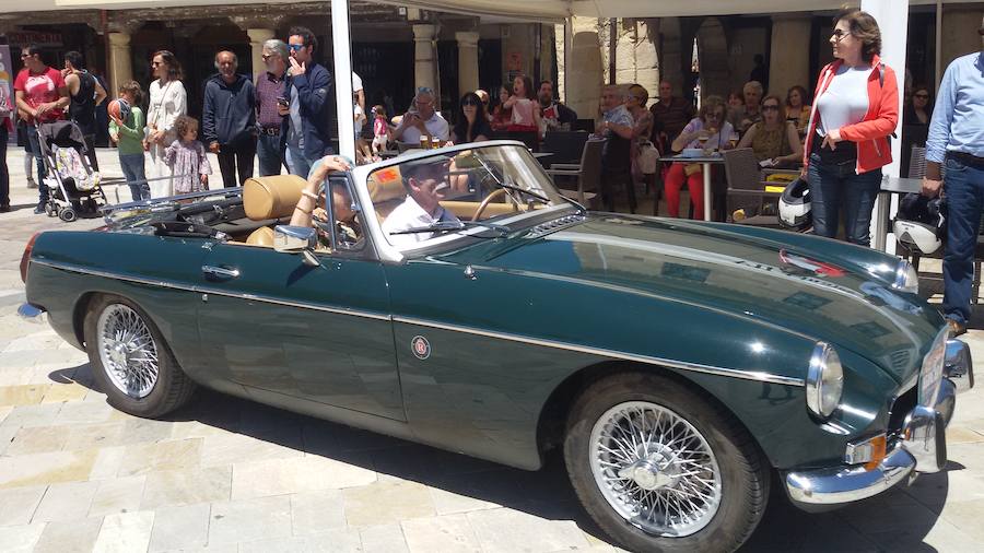 Fotos: Encuentro de coches cásicos en Aguilar