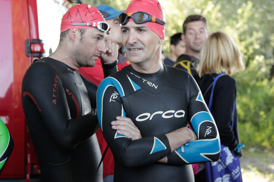 Salamanca se ha enganchado al triatlón. La capital charra acogió esta mañana la cuarta edición del Triatlón de Media Distancia, considerado además 'Campeonato Ibérico' por la importante presencia de triatletas lusos