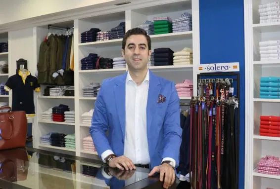 Jaime Curiel, fundador de la firma textil Solera, en una de sus tiendas.
