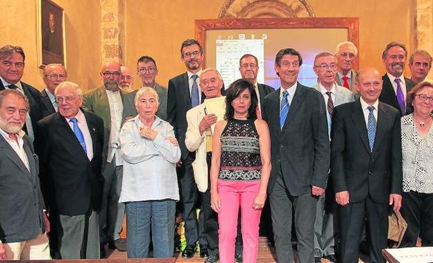 Los académicos, en el aula de San Quirce, durante la celebración. 