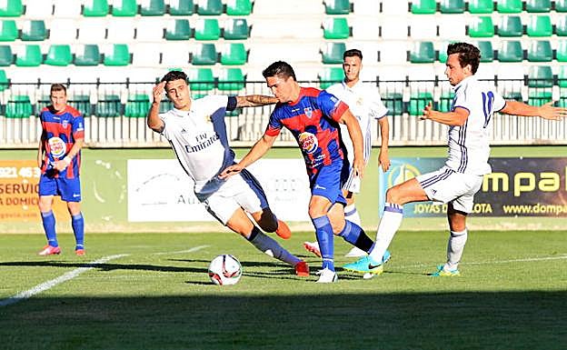 Rubén, durante un partido frente al Castilla la pasada pretemporada.