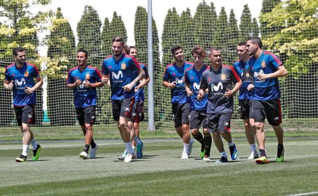 Los suplentes ante Irán, durante un entrenamiento.