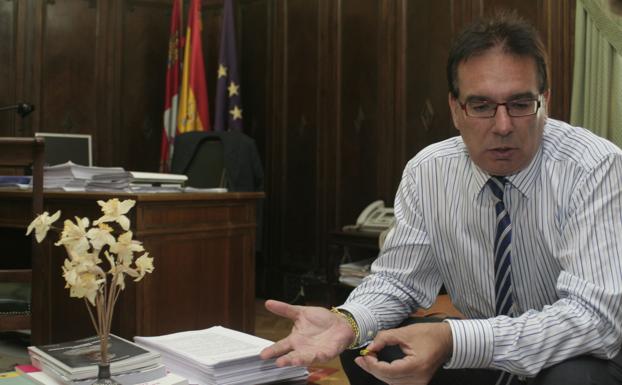 Ángel Domingo Miguel, en su etapa anterior como subdelegado. 