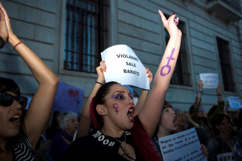 Decenas de asociaciones feministas convocan a la ciudadanía contra el sistema judicial «que ampara a violadores y desprotege a las mujeres»