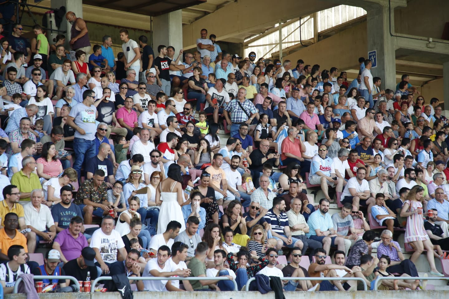 Fotos: El Salmantino asciende a Segunda B