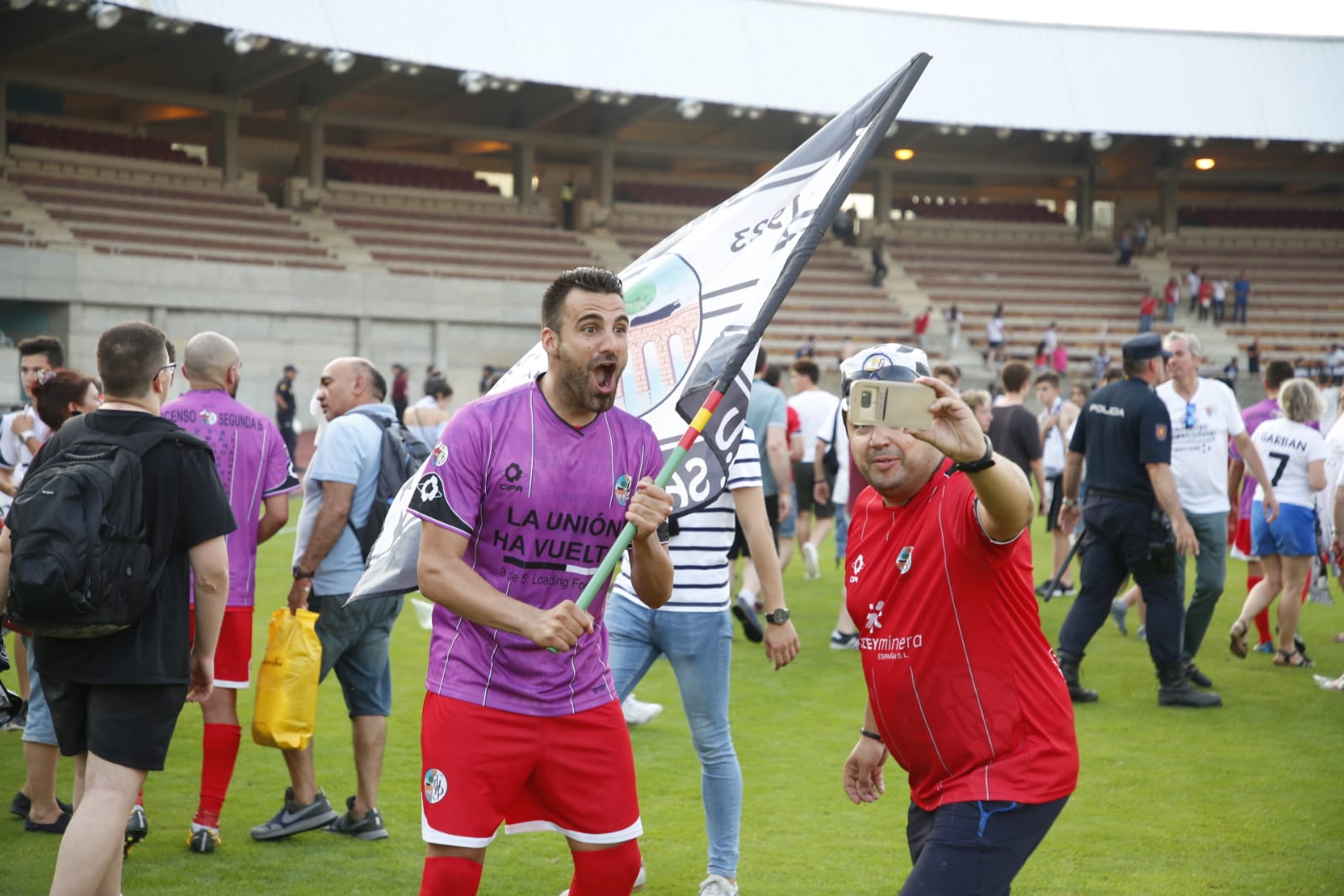 Fotos: El Salmantino asciende a Segunda B