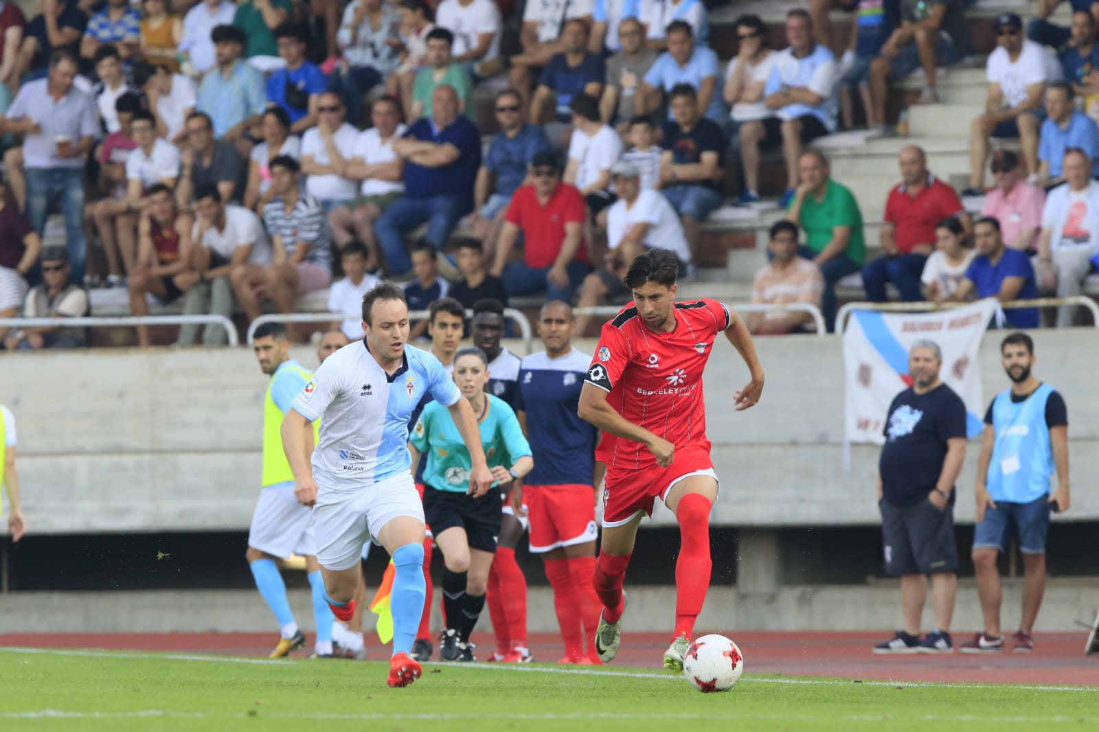 Fotos: El Salmantino asciende a Segunda B