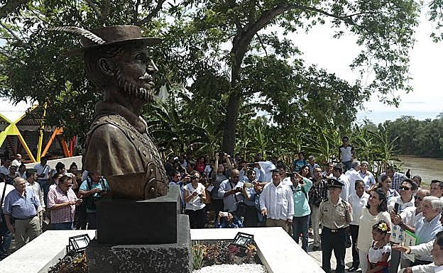 Reciente inauguración del busto del expedicionario cuellarano, en tierras mexicanas. 