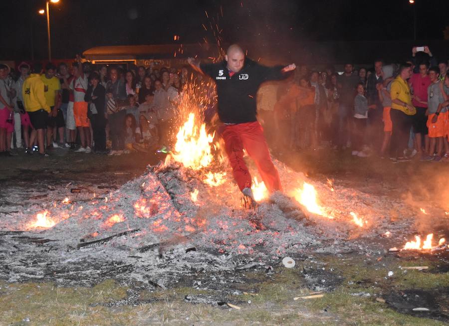 Fotos: Noche de San Juan en Aguilar