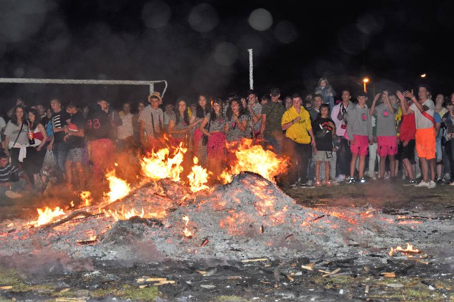 Fotos: Noche de San Juan en Aguilar