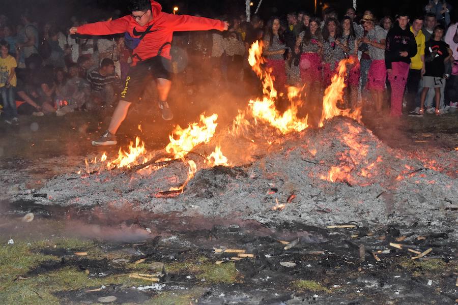 Fotos: Noche de San Juan en Aguilar