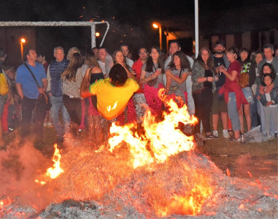 Fotos: Noche de San Juan en Aguilar