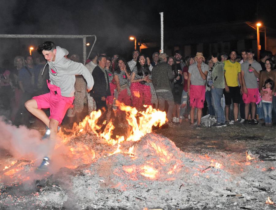 Fotos: Noche de San Juan en Aguilar