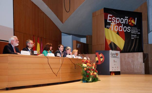 Darío Villanueva, Ricardo Rivero, Josefa García Cirac, Alfonso Fernández Mañueco, Juan Manuel Bonet y Emilly Spinelli intervinieron en la inauguración. 